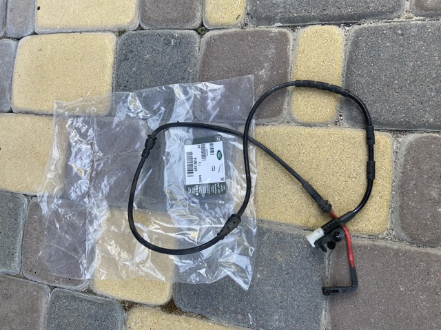 Датчик зносу гальмівних колодок LR115018 LAND ROVER