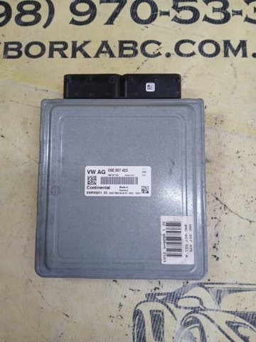 Модуль управління двигуном 06E907425 VAG