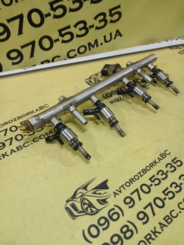 Паливна рампа 06K133317AA VAG