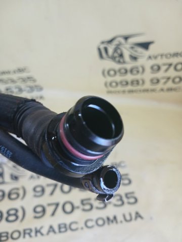 Патрубок вентиляції картерних газів 06L103213AD VAG
