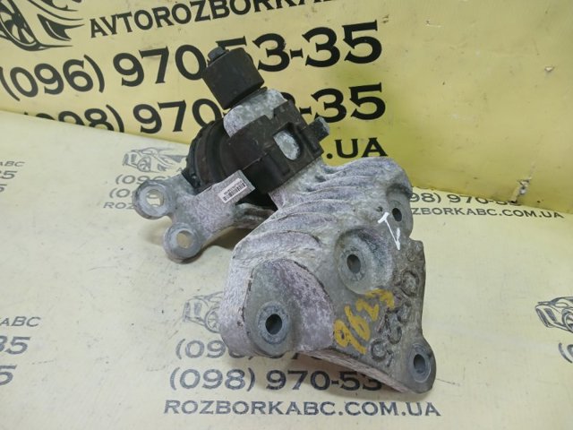 Права опора двигуна 112104BA0A NISSAN