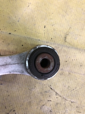 Подушка (опора) двигуна, верхня 113504RA0A NISSAN