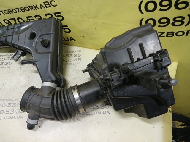 Корпус повітряного фільтра 165004BA3B NISSAN