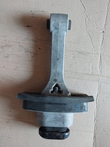 Передня опора двигуна 219503S000 HYUNDAI