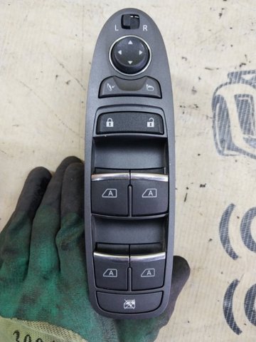 Кнопковий блок керування склопідіймачами передній лівий 254013JP0A NISSAN