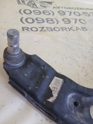 Правий важіль передній нижній підвіски 31126879844 BMW