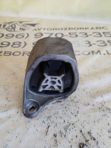 Права подушка двигуна 31339953 VOLVO