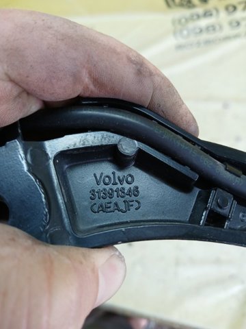 Ричаг двірника 31391846 VOLVO