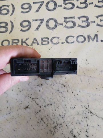 ЕБУ відкриття кришки багажника / двері 3-й (5-й) 31419670 VOLVO