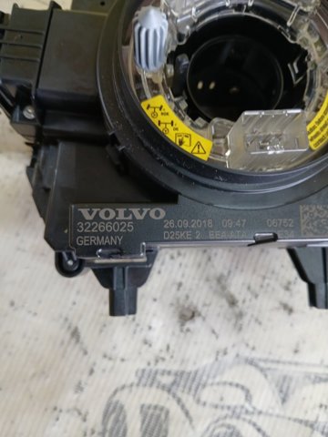 Перемикач підрульовий, в зборі 32266025 VOLVO