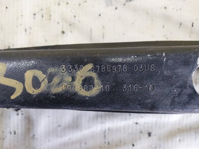 Важіль/тяга задньої підвіски подовжній нижній, лівий/правий 33326786978 BMW