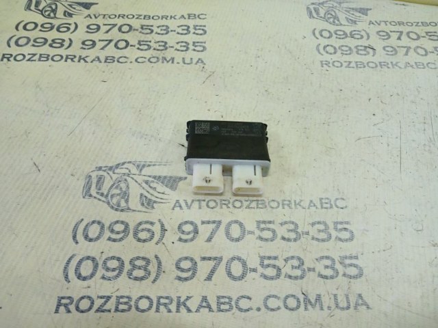 Блок управління відкриття кришки багажника 3G0962243B VAG