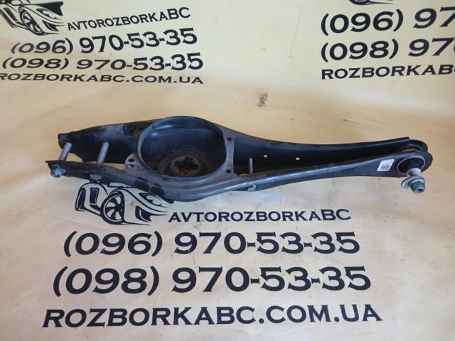 Важелі задньої підвіски 3Q0505311G VAG
