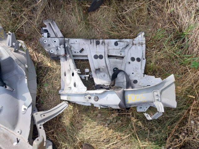 Лонжерон рами передній правий 41107266998 BMW