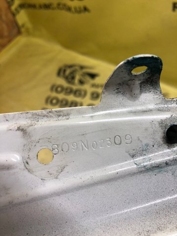 Кронштейн кріплення крила переднього правого, передній 41357267326 BMW