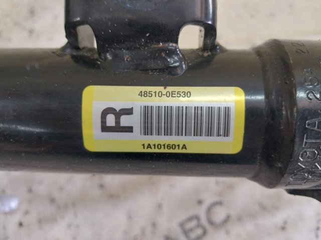 Амортизатор передньої підвіски 485108Z435 TOYOTA