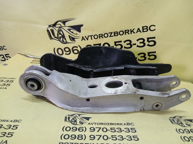 Балансир задній нижній 4M0505311H VAG