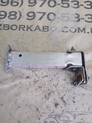 Кронштейн підсилювача переднього бампера 4M0802038C VAG