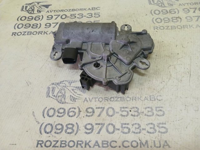 Мотор-привід відкр/закр. замка багажника/двері 3/5-ї 4M0827887C VAG