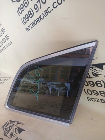 Стукло багажника, праве 4M0845298C VAG