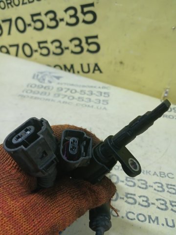 Датчик АБС (ABS) задній 4M0927807C VAG