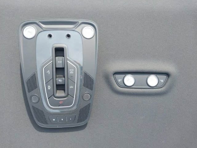 Плафон освітлення кабіни 4M0947135CP6PS VAG