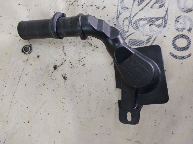 Горловина бачка омивача 4M0955463 VAG