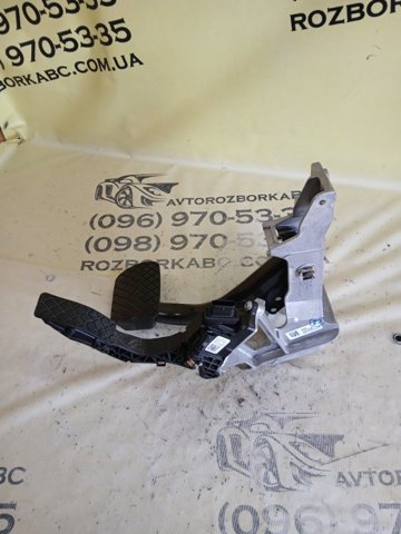 Підаль газу 4N1723523 VAG