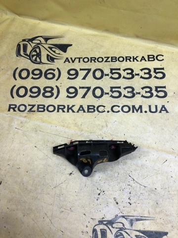 Праве кріплення переднього бампера 5211576020 TOYOTA