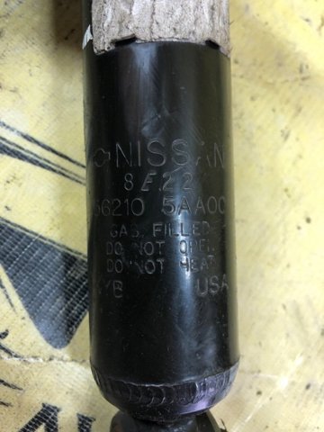 Амортизатор задній 562105AA0C NISSAN