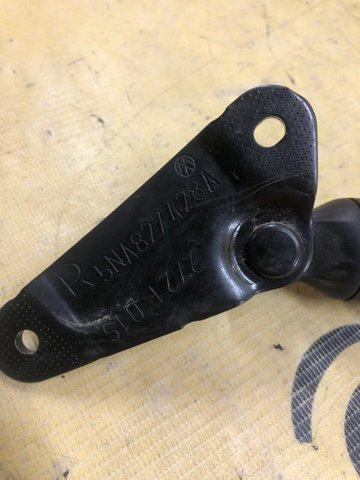 Амортизатор для багажника газовий 5NA827851A905 VAG