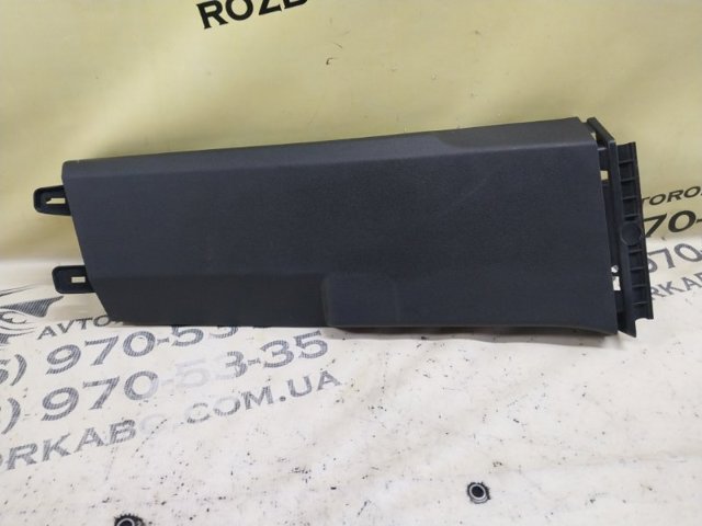 Обшивка стійки кузова внутрішньої, середня нижня права 5NN86729282V VAG
