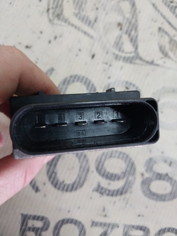 Модуль (блок) управління паливного насоса 5QJ906093 VAG