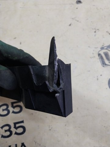 Кріплення бампера 625854GA0A NISSAN