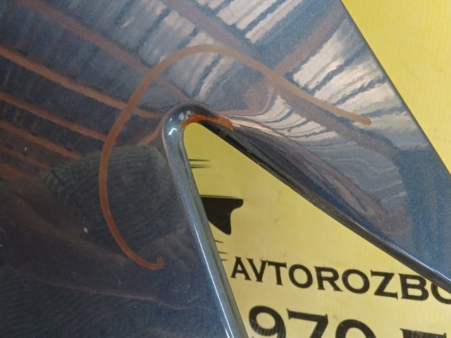 Переднє праве крило 631005AA0A NISSAN