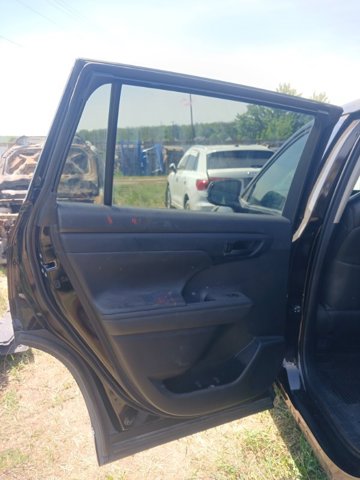 Двері задні, ліві 670040E181 TOYOTA