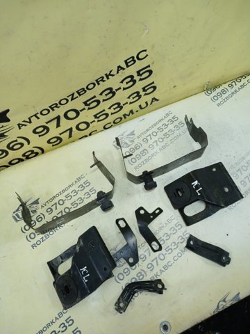 Подушка радіатора охолодження, нижня 68092558AB CHRYSLER