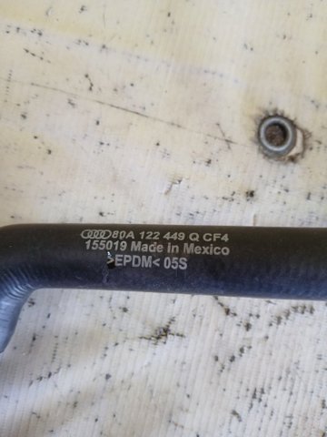 Патрубок системи охолодження 80A122449Q VAG