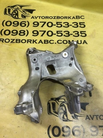 Кронштейн передньої балки 80A399295 VAG