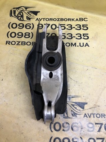 Балансир задній нижній 80A505311A VAG