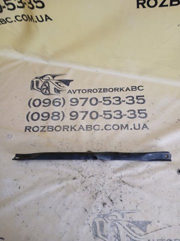 Розпірка передніх стійок підвіски, права 80A805646 VAG