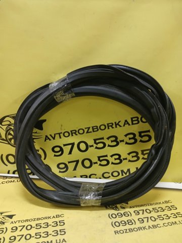 Ущільнювач дверей задніх, (на кузові) 80A833721E VAG