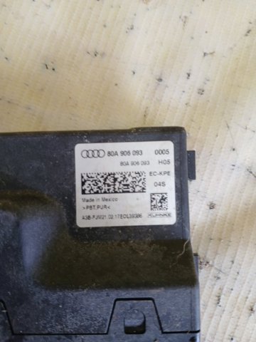 Модуль (блок) управління паливного насоса 80A906093 VAG