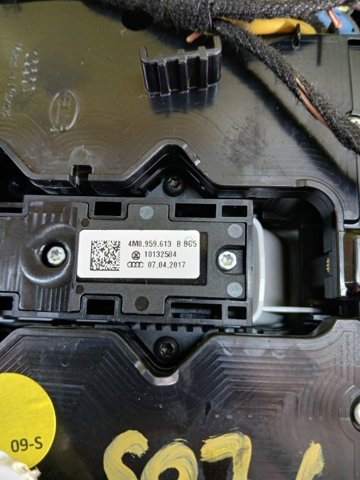 Плафон освітлення кабіни 80A947135ANBC5 VAG