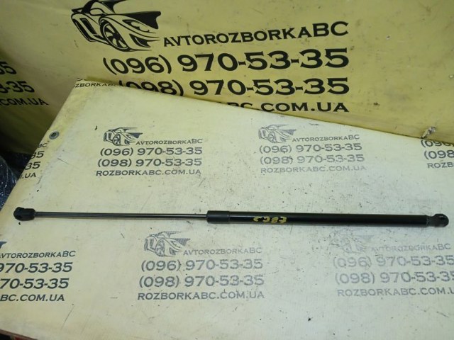 Амортизатор капота лівий 811612T000 HYUNDAI