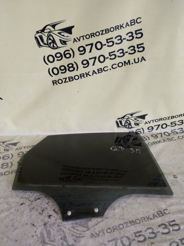 Скло задніх дверей, правих 83A845206A VAG