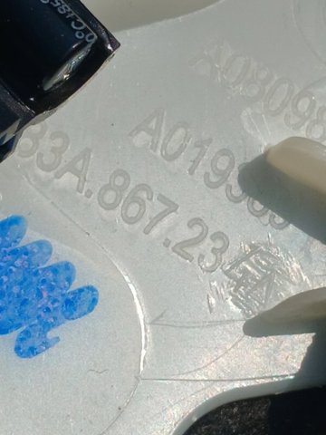 Обшивка стійки кузова внутрішня, передня права 83A867234AVU5 VAG