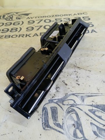 Решітка повітропровода 83B8209036PS VAG