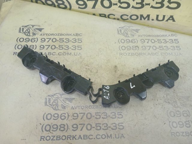 Ліве кріплення заднього бампера 852216CA0A NISSAN