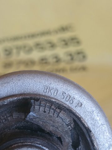 Важіль передньої підвіски верхній, правий 8K0407506B VAG